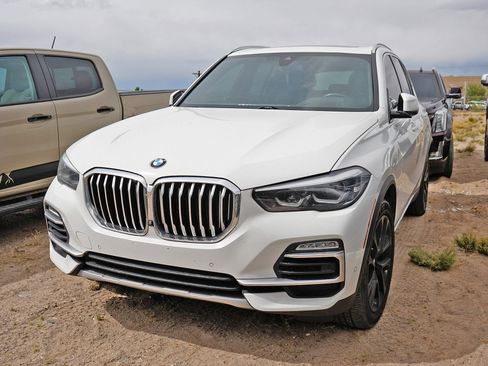 Used 2019 BMW X5 xDrive40i w/ Premium Package 2 AWD/4WD image 1