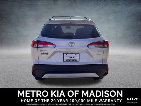 Used 2022 Toyota Corolla Cross LE image 5