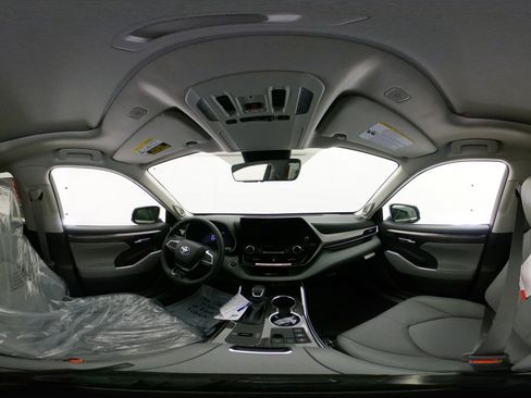 New 2026 Toyota Highlander Limited image 17