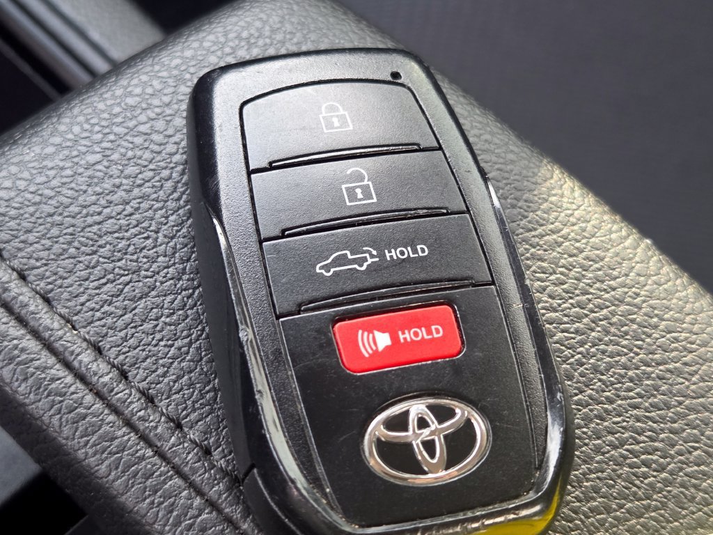 Used 2023 Toyota Tundra SR5 w/ SR5 Convenience Package AWD/4WD image 32