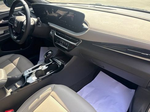Used 2025 Buick Envista Avenir FWD image 12