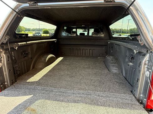 Used 2022 Ford F350 Platinum w/ Tremor Off-Road Package AWD/4WD image 9