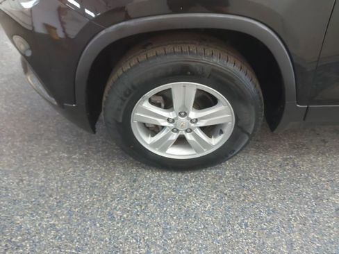 Used 2019 Chevrolet Trax LT w/ LT Convenience Package AWD/4WD image 6