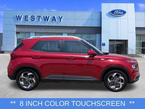 Used 2023 Hyundai Venue SEL FWD image 2