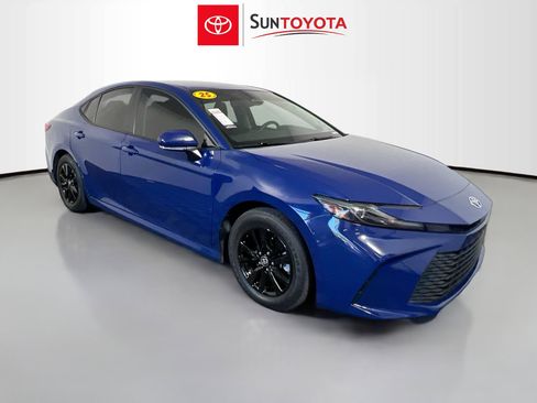 Used 2025 Toyota Camry LE FWD image 1