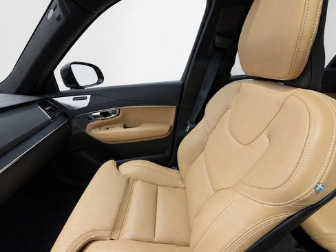 Certified 2024 Volvo XC90 T8 Ultimate w/ Lounge Package AWD/4WD image 15
