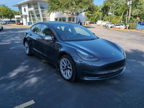 Used 2022 Tesla Model 3 Standard Range RWD image 4