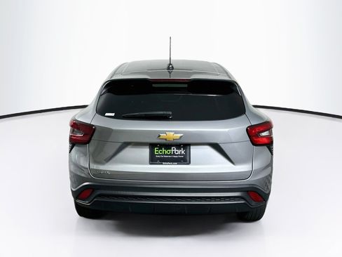 Used 2024 Chevrolet Trax LS FWD image 7