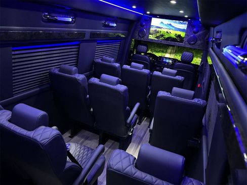 Used 2024 Mercedes-Benz Sprinter 3500 image 3