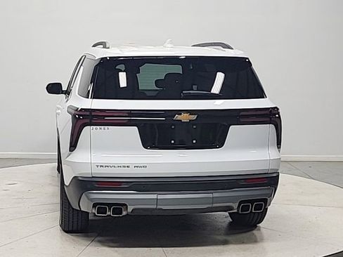 Used 2025 Chevrolet Traverse LT image 6