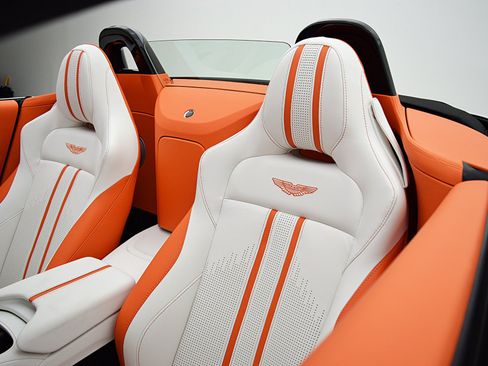 Used 2023 Aston Martin V8 Vantage Roadster RWD image 40