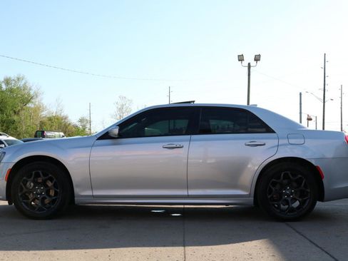 Used 2021 Chrysler 300 Touring L w/ Popular Equipment Group AWD/4WD image 16
