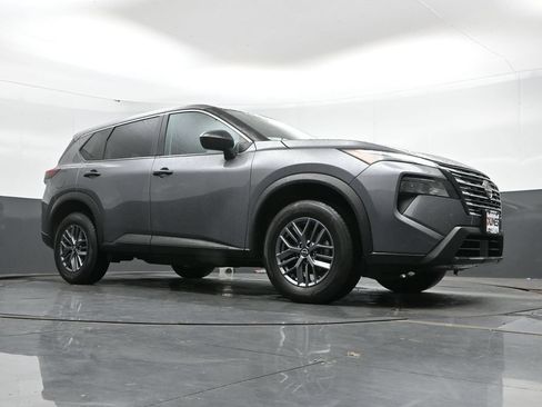 Used 2024 Nissan Rogue S AWD/4WD image 41