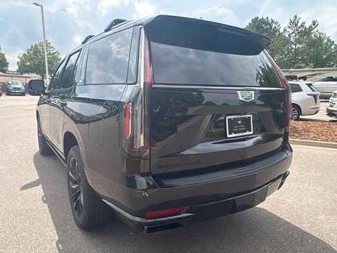 Used 2024 Cadillac Escalade Sport Platinum w/ LPO, ONYX Package AWD/4WD image 3
