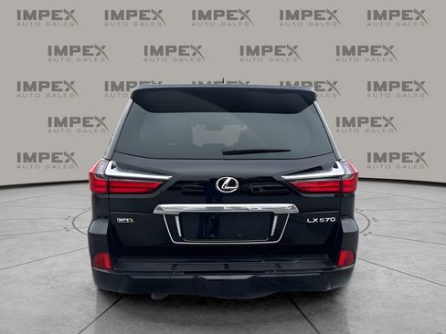 Used 2021 Lexus LX 570 4WD w/ Luxury Package image 4