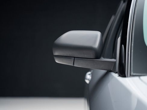 Used 2021 Ford Explorer XLT w/ Equipment Group 202A image 13