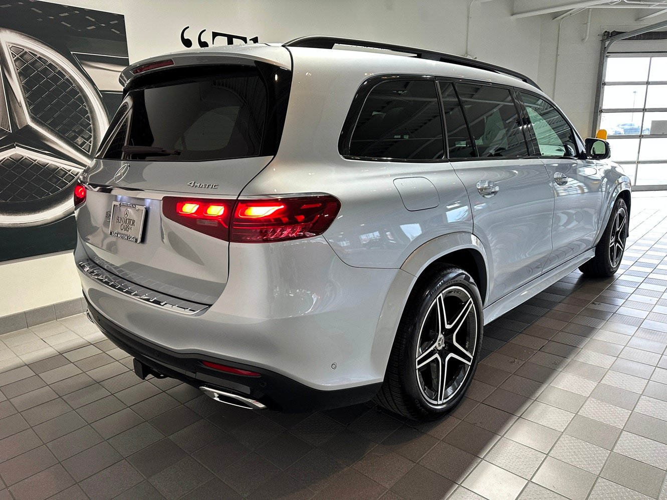 Certified 2025 Mercedes-Benz GLS 450 4MATIC image 4
