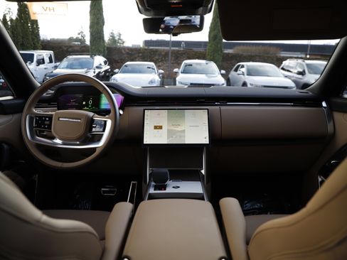 New 2026 Land Rover Range Rover SE image 14