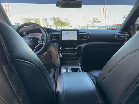 Certified 2022 Ford Explorer ST-Line w/ Class IV Trailer Tow Package image 29