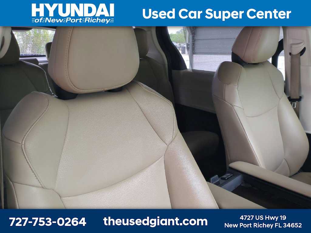 Used 2022 Toyota Sienna XLE FWD image 6