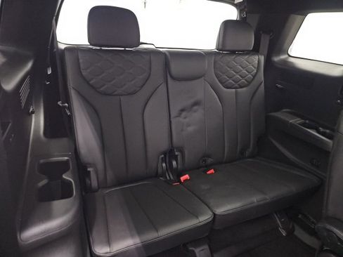 Used 2022 Hyundai Palisade Calligraphy image 17
