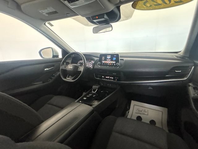 Used 2025 Nissan Rogue SV FWD image 30