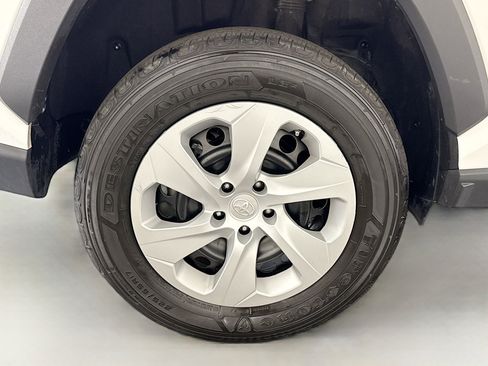 Used 2024 Toyota RAV4 LE FWD image 32
