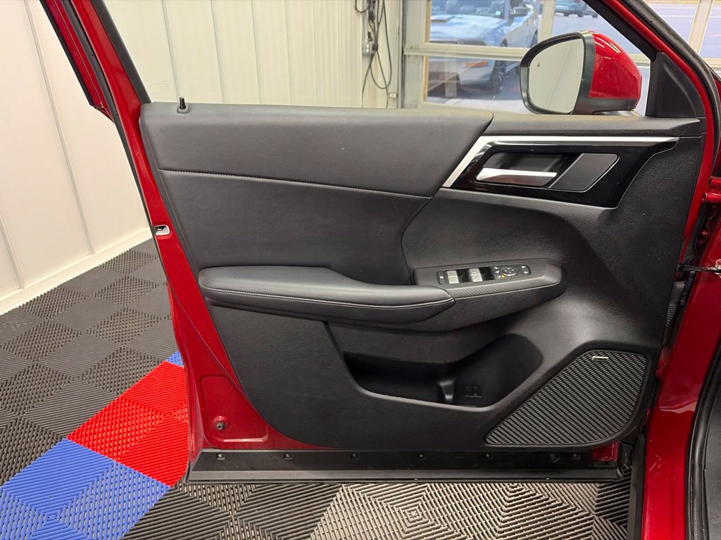 Used 2025 Mitsubishi Outlander SE AWD/4WD image 13