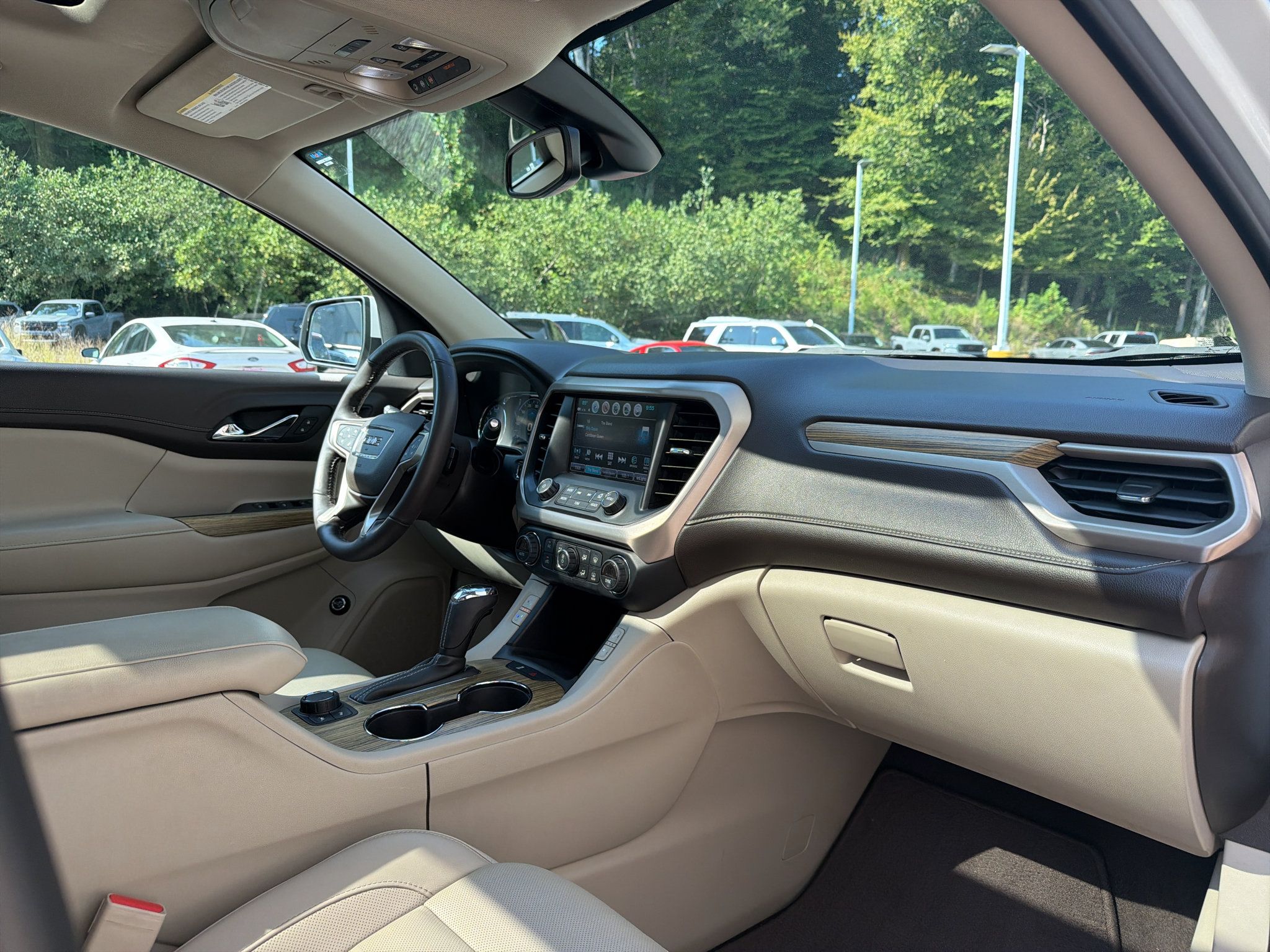 Used 2019 GMC Acadia Denali w/ Technology Package FWD image 21