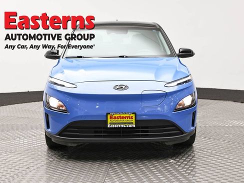 Used 2023 Hyundai Kona SE w/ Cargo Package FWD image 2