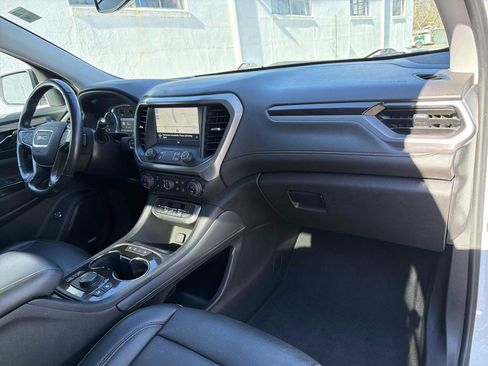 Used 2022 GMC Acadia AT4 w/ Preferred Package image 16