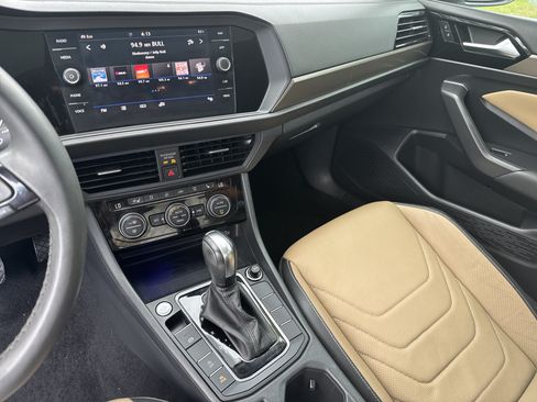 Used 2020 Volkswagen Jetta SEL Premium FWD image 25