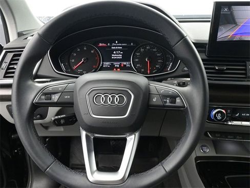 Used 2024 Audi Q5 2.0T Premium image 3