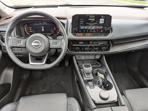 Certified 2022 Nissan Rogue Platinum w/ Head-Up Display Package image 18