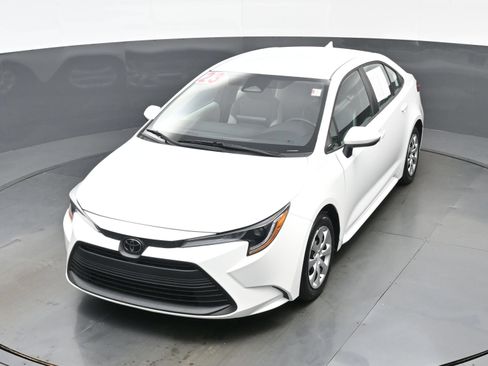 Used 2023 Toyota Corolla LE FWD image 33