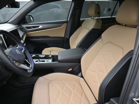 New 2026 Volkswagen Atlas Cross Sport SE image 19