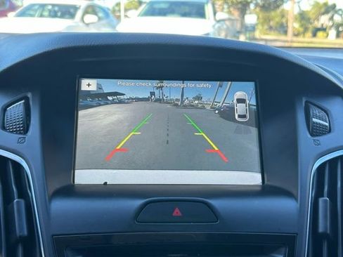 Used 2018 Ford Focus SEL image 25