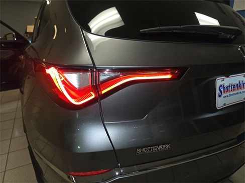 Certified 2023 Acura MDX SH-AWD w/ Advance Package image 30