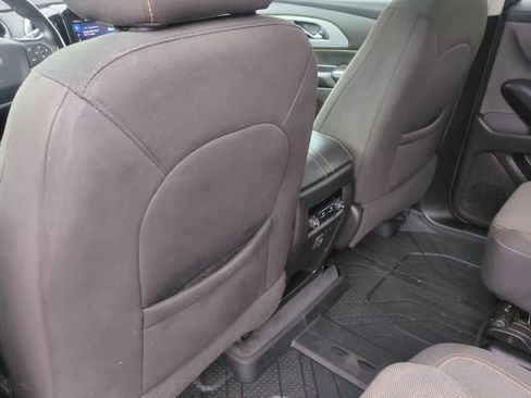 Used 2021 Chevrolet Traverse LT FWD image 18