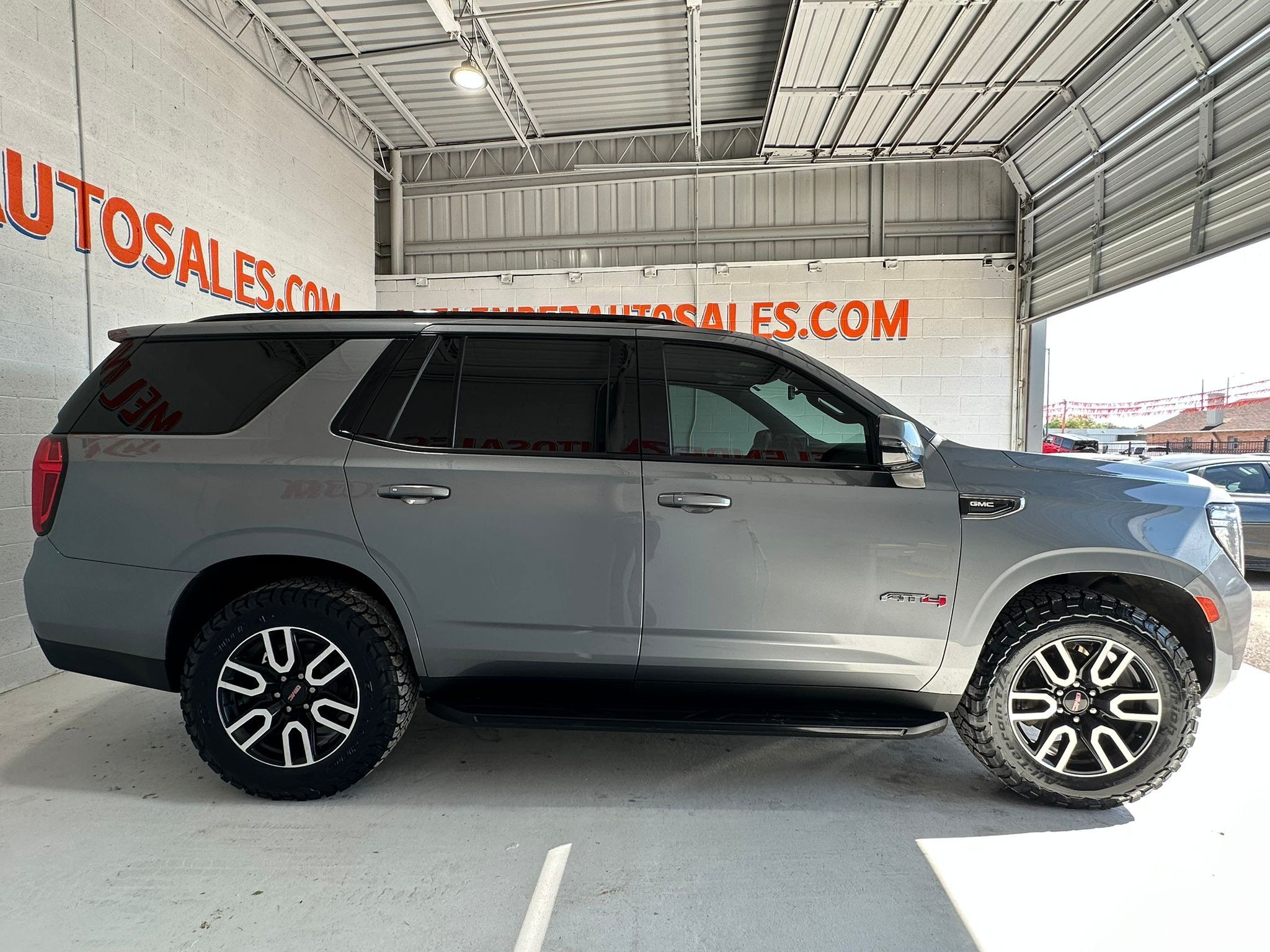 Used 2022 GMC Yukon AT4 AWD/4WD image 7