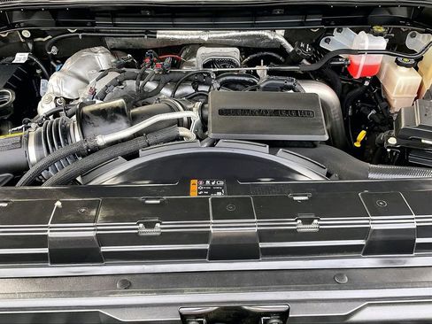 Used 2025 GMC Sierra 2500 AT4 w/ Technology Package image 32