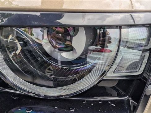 Used 2025 Land Rover Defender 110 S AWD/4WD image 4