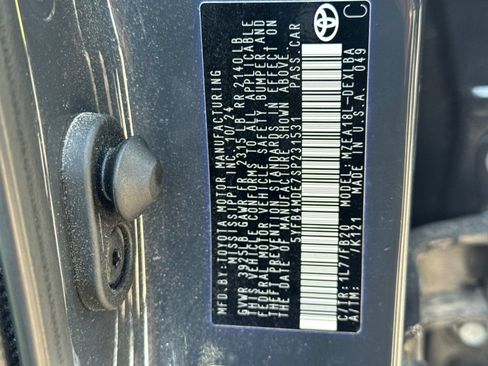 Used 2025 Toyota Corolla LE FWD image 29