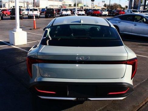 Used 2025 Kia K4 LXS 4D Sedan image 8