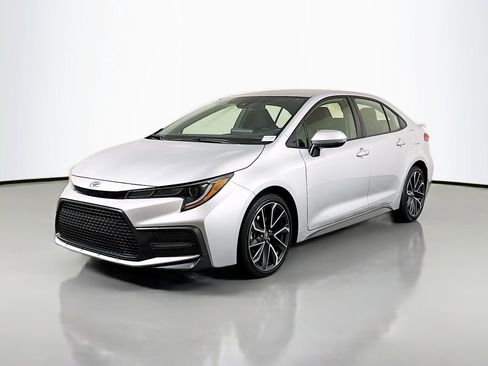 Used 2022 Toyota Corolla SE image 3