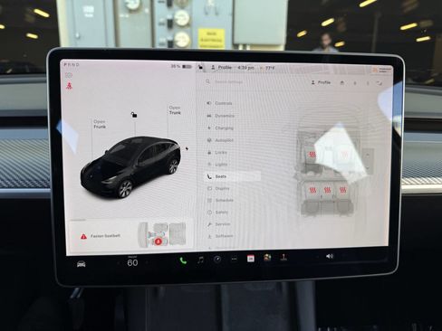 Used 2021 Tesla Model Y Long Range image 25