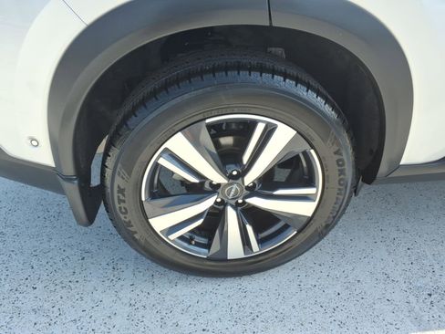 Used 2022 Nissan Rogue SL w/ SL Premium Package FWD image 6