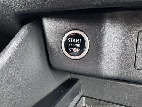 Used 2023 Nissan Rogue SV AWD/4WD image 28