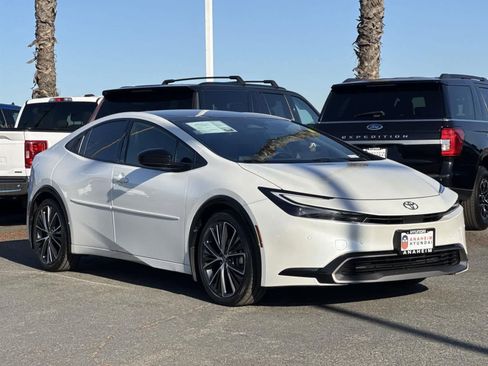 Used 2024 Toyota Prius XLE image 8