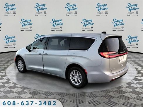 New 2026 Chrysler Pacifica Select image 7